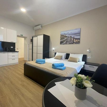 PUY Admiral'S Residence מראה חיצוני תמונה