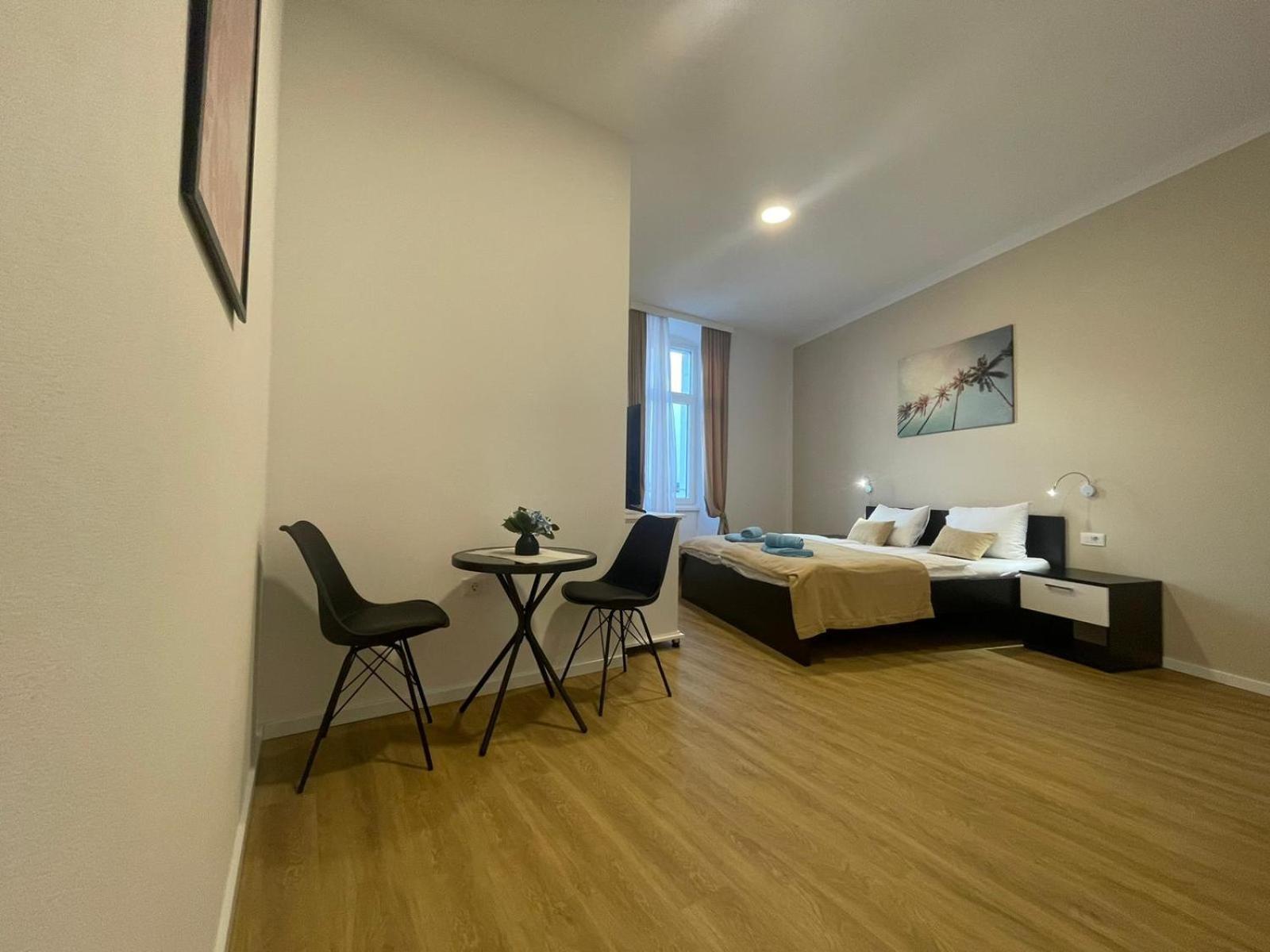 PUY Admiral'S Residence מראה חיצוני תמונה