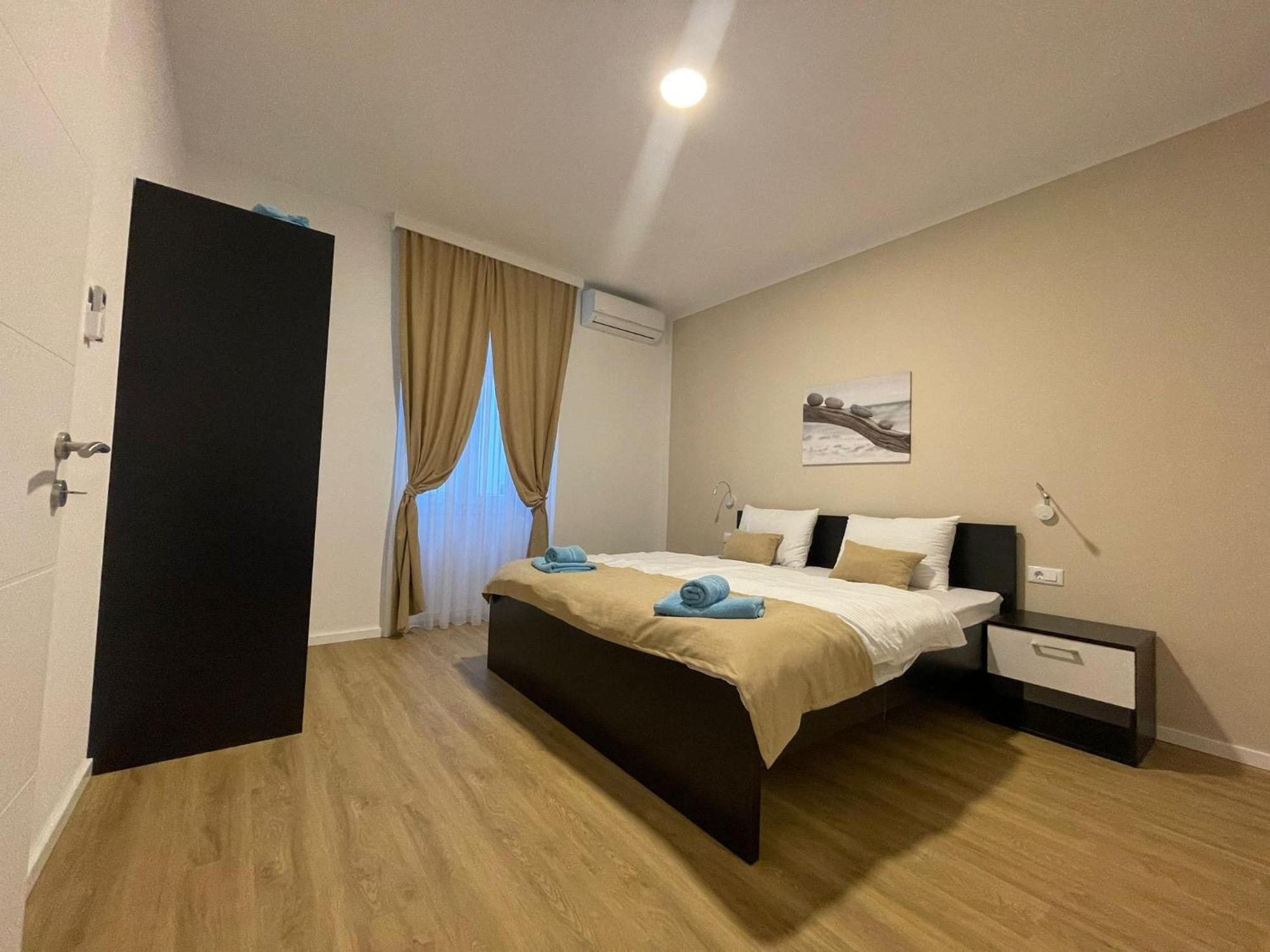 PUY Admiral'S Residence מראה חיצוני תמונה