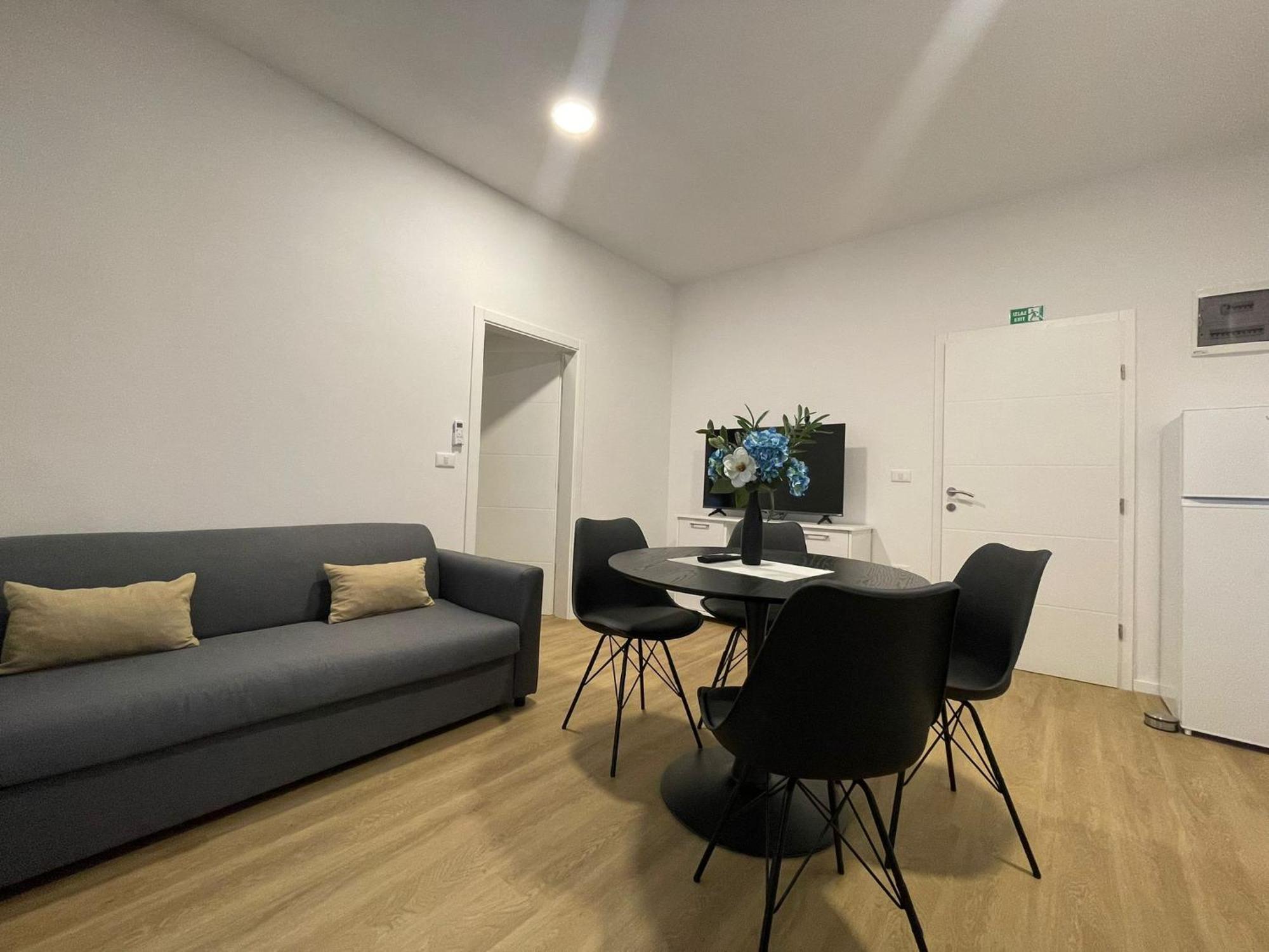 PUY Admiral'S Residence מראה חיצוני תמונה