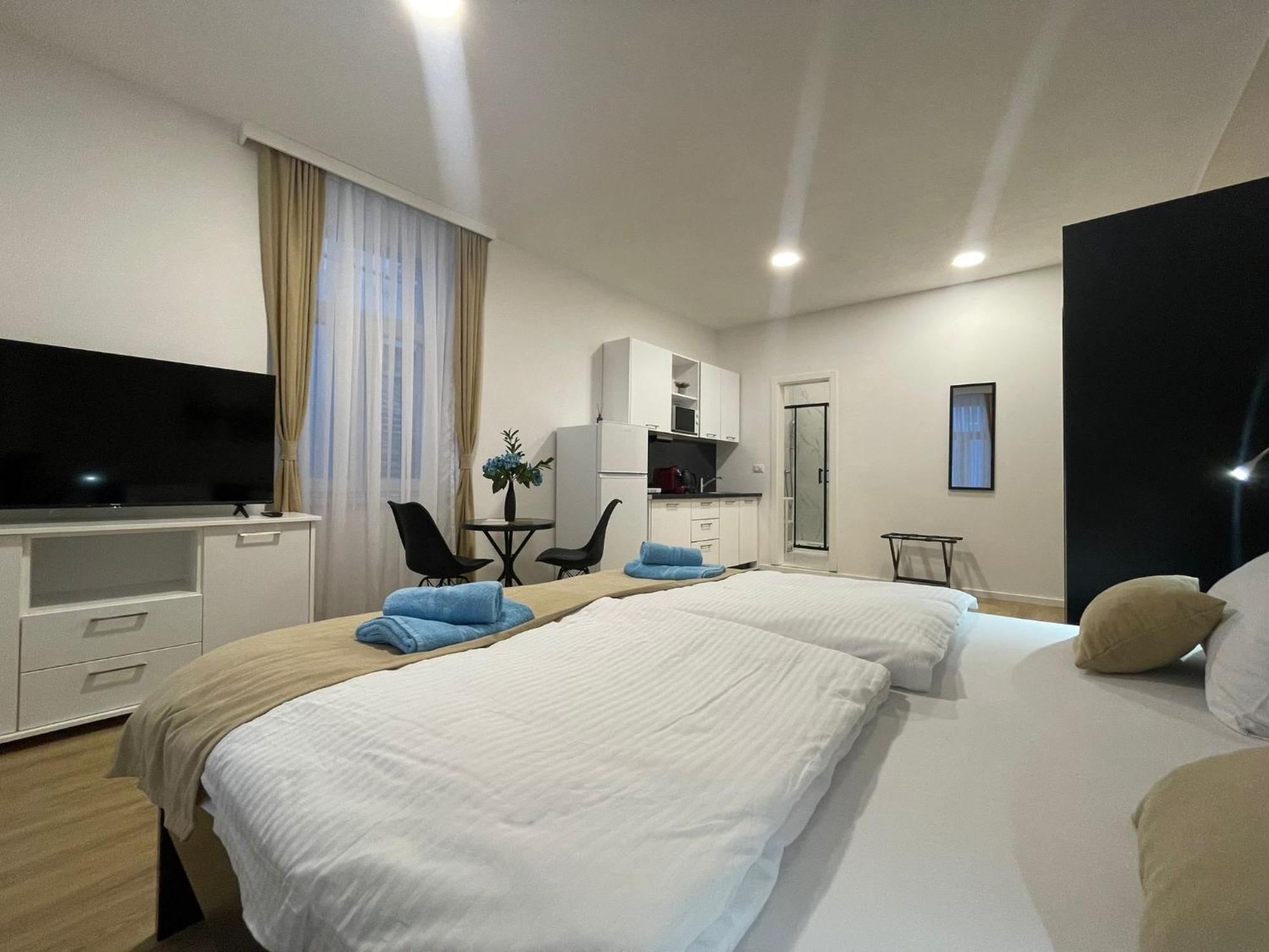 PUY Admiral'S Residence מראה חיצוני תמונה