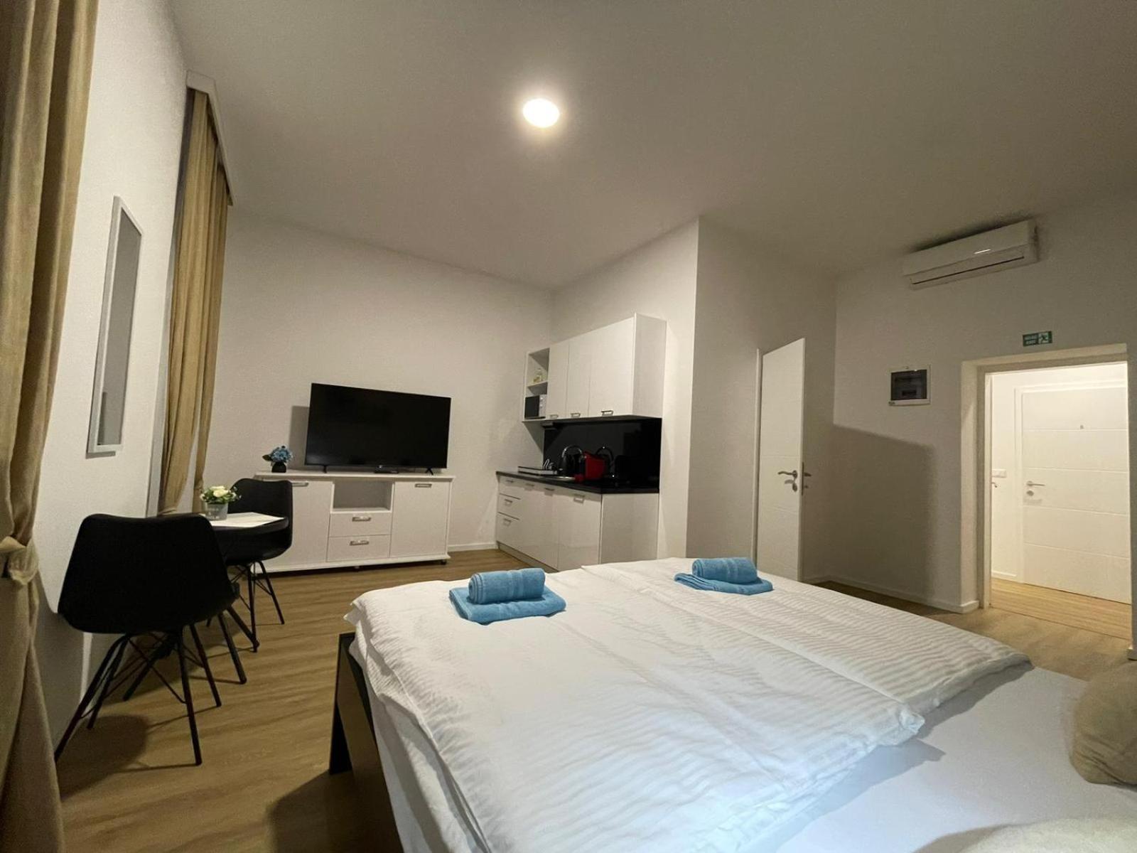 PUY Admiral'S Residence מראה חיצוני תמונה
