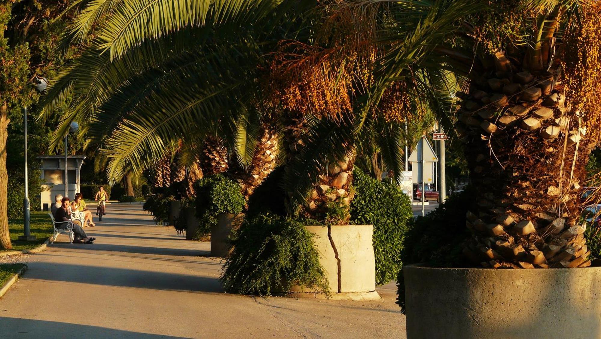 PUY Admiral'S Residence מראה חיצוני תמונה