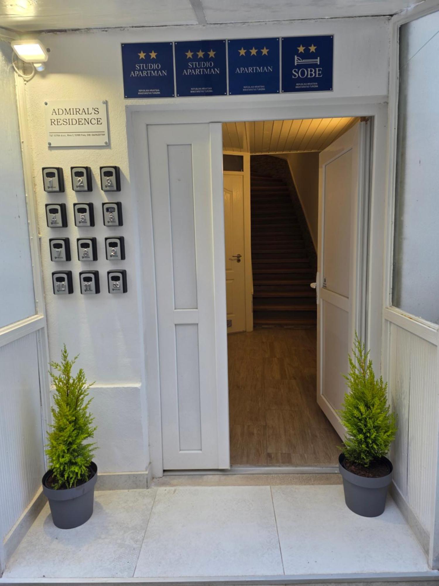 PUY Admiral'S Residence מראה חיצוני תמונה